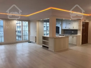 آپارتمان مسکونی 140 متری 3 خواب در سعادت آباد