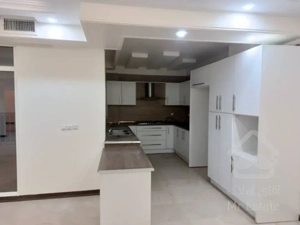 فروش 110 متری اختیاریه