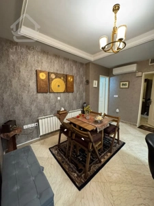 فول امکانات/سالن مربع