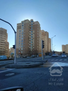 فروش آپارتمان 106 متر نورگیری عالی در منطقه 22