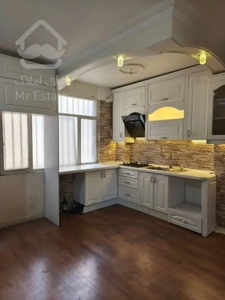 فروش آپارتمان 60متری کفپارکت بازسازی شده بهارشمالی