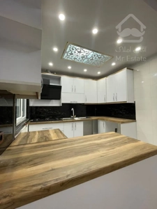 فروش اپارتمان زیر قیمت سالن پرده خور نور و نقشه عالی