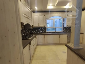 فروش واحد ۱۷۰متری ۳ خوابه ۲خیاط خلوت گلسنگ