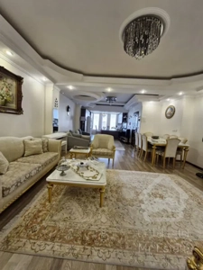 فروش اپارتمان ۸۲ متر زیر قیمت سالن پرده خور نور و نقشه عالی