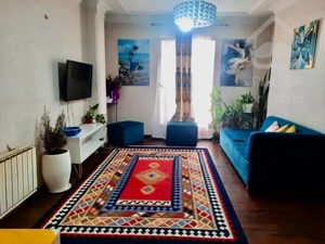 آپارتمان غرق نور