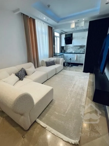 فروش اپارتمان زیر قیمت سالن پرده خور نور و نقشه عالی