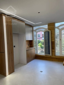 فروش اپارتمان زیر قیمت سالن پرده خور نور و نقشه عالی