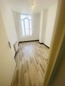 نود متر آپارتمان بی مشابه در منطقه