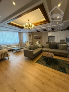 فروش آپارتمان ۱۸۰ متری برند در چهارباغ شرقی