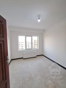 فروش اپارتمان ۹۵ متر زیر قیمت سالن پرده خور نور و نقشه عالی