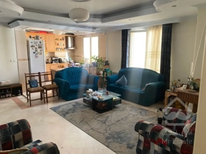 ۷۶متری در لاله شرقی فول امکانات سالن پرده خور