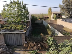 ۱۶۰ متر زمین مسکونی واقع درشهر قرق فردوس ۲۱ کوچه مسجد جامع زمین سند تک برگی هم داره