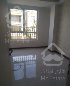 ۹۲متر   سالن پرده خور رو به جنوب