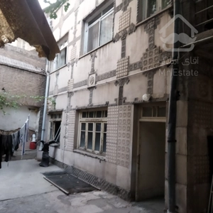 ملک کلنگی ۲۳۱ متری