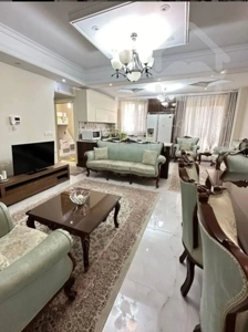 ۸۰ متر تاپ لوکیشن چهار باغ شرقی