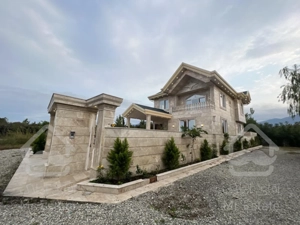 فروش ویلا شمال استخردار سونا چهار خواب ۳۰۰ متر عباس آباد