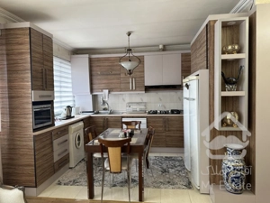 فروش اپارتمان ۹۰ متری تک واحده اول هفده شهریور قدیم