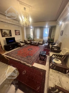 90 متر 2 خواب / نور و نقشه عالی / سالن پرده خور