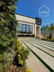 ویلا نما مدرن شهرکی نزدیک به جاده اصلی سند تک برگ