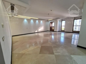 ۱۲۰ متر کلاسیک با دسترسی عالی