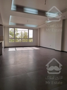 ۱۲۱متر/۲خ/روبه آفتاب/نوساز/سرتاسر پرده خور