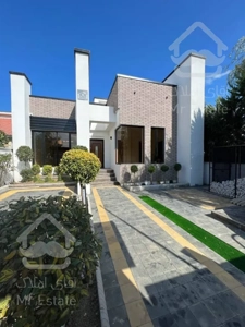 نیم پیلوت مدرن حاشیه جنگل