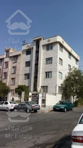 ۶۱ متر دوخواب/ پارکینگ سندی/ غرب بلوار