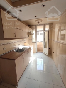 45 متر یک خواب/ آسانسور و انباری و بالکن