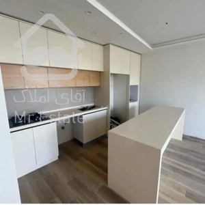 ۸۰متر/۲خواب/کم سن/خوش نور و نقشه/تاپ لوکیشن