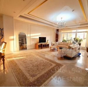 ۲۰۴ متر، ۲ پارکینگ باکس،گذر بنام، روبه آفتاب