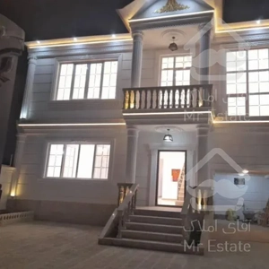 ویلا ۳۰۰متری نوساز و خاص