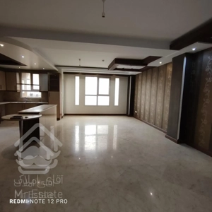 شهرک غرب ۱۳۰متر/۳خواب/۶ساله/اکازیون