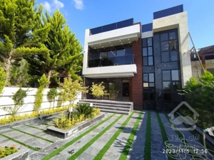 ویلا دوبلکس با روفگاردن ویو دلباز و استخر سرپوشیده