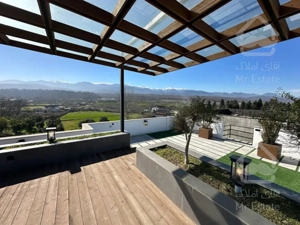 ویلا دوبلکس نما مدرن با روفگاردن و استخر در منطقه ای سرسبز و جنگلی با ویو ابدی