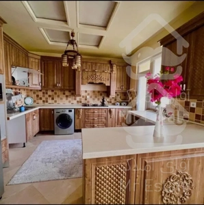 ۱۲۱متر/۳خواب/سالن پرده خور/تاپ لوکیشن