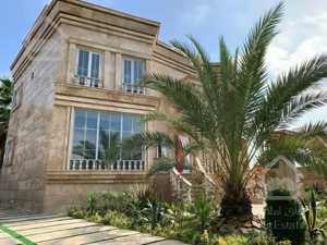 ویلاکاخ مجلل۴۰۰متری لاکچری منطقه