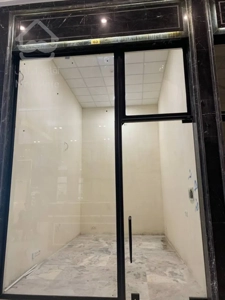 رهن و اجاره مغازه 16 متری در طبقه اول رونیکامال هروی