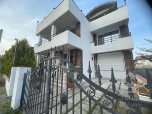 تریبلکس استخردار/سند تکبرگ/۳۰۰ متر بنا