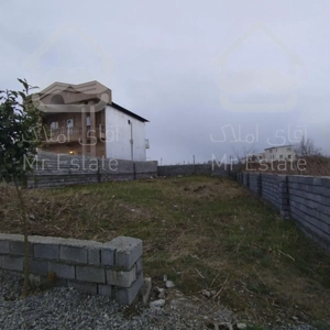 زمین مسکونی/۳۰۰ متر/قابل ساخت