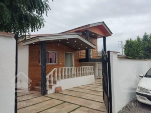 فروش ویلا نیم پیلوت نما چوبی منطقه چمستان