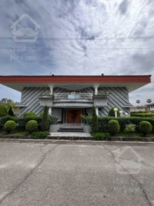 فروش ویلا ۷۰۰ متری دونبش در شهرک خانه دریا