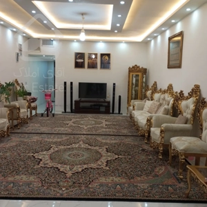 آپارتمان داخل کشاورز پنج