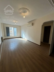 فروش آپارتمان 80متری با دو بالکن سالن پرده خور کوی ارم