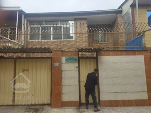 120متری ویلایی طبقه 1 در شهرک جهاد مرکزی