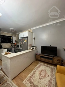 تک واحدی و همه اتاق ها نورگیر ۲ واحدی  بسیار خوش نقشه و  کف پارکت با انباری سندی زیر قیمت منطقه