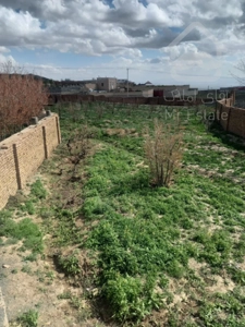 زمین چهار دیواری