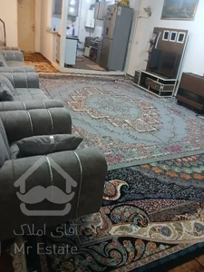 سه طبقه هست طبقه دوم به فروش میرسد