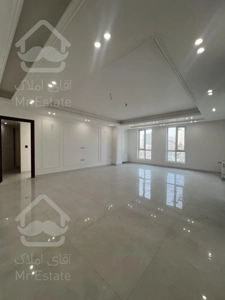 تک واحدی / ۸ متر بر / کلیدنخورده / بالاترین طبقه