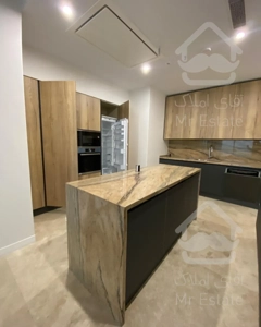 ۱۶۵ متر / قیطریه / ۲ پارکینگ / لوکیشن سرسبز بی‌نظیر