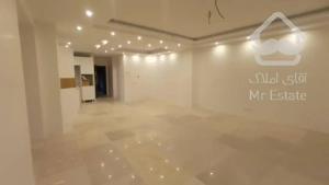 اپارتمان ۱۰۲ متری برای فروش در داراباد